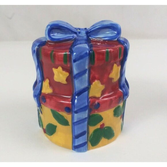 The Main Ingredient Round Christmas Present 3.25" Salt & Pepper Shakers - Picture 4 of 13